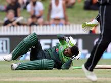 પાકિસ્તાનના આ ક્રિકેટરને માથા પર વાગ્યો બોલ, જાણો પછી શું થયું...