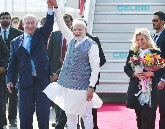 બન્ને દેશોના પ્રમુખ બાદમાં સાબરકાંઠા જિલ્લાના વડરાડ ગામમાં જશે, જ્યાં સેન્ટર ઓફ એક્સેલેન્સ ફોર એગ્રીકલ્ચરની મુલાકાત લેશે. આને ઇઝારાયેલ દ્વારા સ્થાપિત કરવામાં આવ્યું છે. અહીંથી બન્ને નેતા કચ્છમાં ખજૂરની ખેતી માટે રિસર્ચ ફેસિલિટીનું રિમૉટ કન્ટ્રૉલ દ્વારા ઉદઘાટન કરશે. 