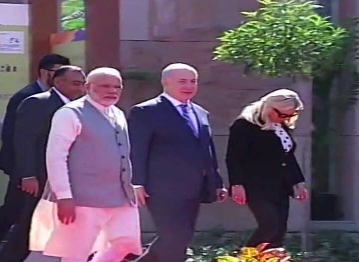 અહીં ગુજરાતના ટોચના ઉદ્યોગપતિઓ સહિત 1500 જેટલા મહેમાનો ઉપસ્થિત રહ્યાં છે. છે, જે તમામ મોદી અને નેતન્યાહુ સાથે લંચ પણ કરશે.