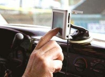 गुरुग्राम: पति ने डॉक्टर पत्नी को ट्रैक करने के लिए कार में लगवा दी GPS डिवाइस, केस दर्ज