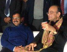 કડવાશ ભૂલી સાથે ડિનર કરતા જોવા મળ્યા કેજરીવાલ અને અરૂણ જેટલી, કોંગ્રેસનો કટાક્ષ