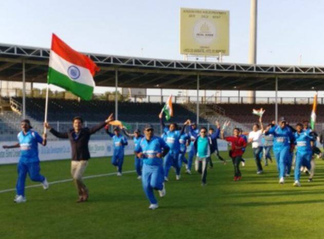 નવી દિલ્લી: ટીમ ઈન્ડિયા ફરી એક વખત બ્લાઈન્ડ ક્રિકેટ વર્લ્ડ કપ ચેમ્પિયન બની ગઈ છે. શનિવારે શારજાહ ક્રિકેટ સ્ટેડિયમમાં રમાયેલી ફાઈનલમાં ભારતે પોતાની કટ્ટર હરિફ ટીમ પાકિસ્તાનને 2 વિકેટથી હરાવી સતત બીજી વખત બ્લાઈન્ડ ક્રિકેટ વર્લ્ડ કપ જીત્યો છે. 