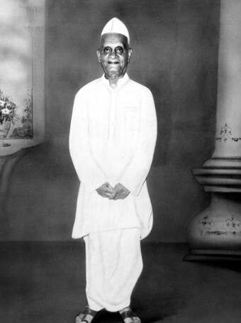 1977માં જનતા સરકાર રચાઇ ત્યારબાદ તમિલનાડુના ગર્વનરપદે પ્રભુદાસ પટવારીની નિયુક્તિ કરવાં આવી હતી. કટોકટી કાળમાં ડાઇનેમાઇટ કેસમાં તમનું નામ પણ જ્યોર્જ ફર્નાન્ડિઝ વગેરે સાથે સંકળાયું હતું.
