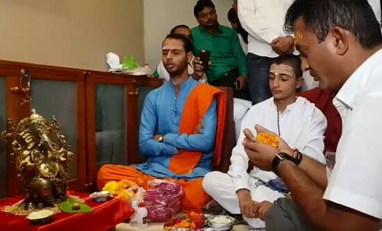 જેથી હવે આજે પરેશ ધાનાણી ગાંધીનગરમાં સચિવાલય ખાતે વિરોધપક્ષના નેતા તરીકે વિધિવત કાર્યકાર સંભાળ્યો હતો. આ પ્રંસગે કોંગ્રેસ પક્ષના સ્થાનિક નેતાઓ અને કાર્યકરો ખૂબ મોટી સંખ્યામાં હાજર રહ્યા હતાં.