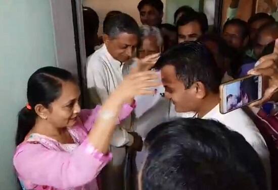 વિપક્ષના નેતા તરીકેનો ચાર્જ સંભાળ્યા બાદ પરેશ ધાનાણી કોંગ્રેસનાં ચૂંટાયેલા ધારાસભ્યો સાથે એક મહત્વની બેઠક યોજવાના છે અને તેમાં વિધાનસભામાં ગુજરાતની જનતાના પ્રશ્નો ખાસ કરીને પાણી, ખેતી, સિંચાઈ, રોજગારી, શિક્ષણ સહિતની સમસ્યાઓ તેમજ ખેડૂતો, યુવાનો અને મહિલાઓની સુરક્ષા સહિતના મુદ્દાઓને લઈ સરકારને કેવી રીતે માંગણી કરી તેની અસરકારક અને ઝડપી અમલવારી કરાવવી તેની રણનીતિ તૈયાર કરવામાં આવશે.