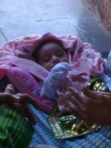 ‘તારક મહેતા...’ના દયાભાભીની દીકરી સાથેની પહેલી તસવીરો આવી બહાર, જુઓ કેવી ક્યુટ લાગે છે બેબી