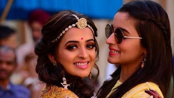 આલિયા ભટ્ટની બાળપણની દોસ્ત કૃપા મહેતા અને યશ મહેતાના લગ્ન યોજાઇ રહ્યાં છે, અત્યારે આ બન્નેના પ્રી-વેડિંગ પાર્ટી યોજાઇ રહી છે.