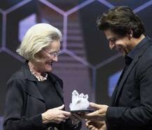 દાવોસમાં શાહરૂખ ખાનને અપાયો ક્રિસ્ટલ એવોર્ડ , જાણો આ પહેલા ક્યા ભારતીયોને મળી ચૂક્યું છે સન્માન