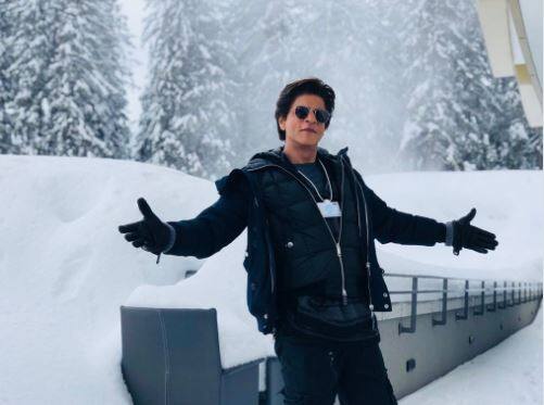 આ અવસર પર શાહરૂખે કહ્યું, એવોર્ડ મળવા બદલ હું ખુશીની લાગણી અનુભવું છું. ન્યૂઝ એજન્સીના જણાવ્યા મુજબ, થેન્કિંગ સ્પીચને શાહરૂખે ‘નમસ્કાર’ અને ‘જયહિંદ’ કહીને ખતમ કરી હતી.