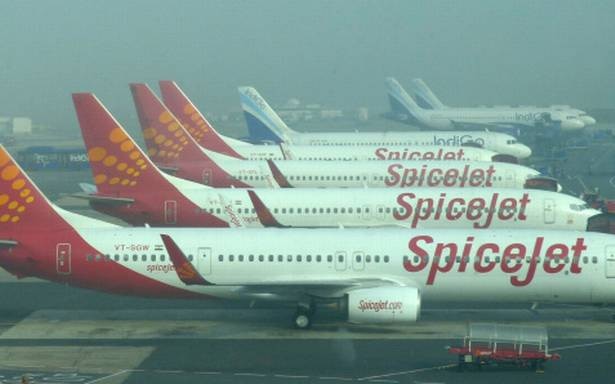 call regarding bomb Pune-bound Spicejet flight from Delhi received Flight being checked at Delhi Airport: Delhi Police ਦਿੱਲੀ ਤੋਂ ਪੁਣੇ ਜਾ ਰਹੀ ਸਪਾਈਸਜੈੱਟ ਦੀ ਉਡਾਣ ਵਿੱਚ ਬੰਬ ਹੋਣ ਦੀ ਧਮਕੀ, ਜਹਾਜ਼ ਦੀ ਤਲਾਸ਼ੀ ਜਾਰੀ