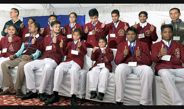 જોકે દુખાવોની ચિંતા કર્યા વગર સમૃદ્ધિએ સાહસથી એ બદમાશની પાછળ ભાગી. પરંતુ બદમાશ બચીને પોતાની બાઈક પર ભાગવામાં સફળ રહ્યો, પરંતુ ઝડપ કરવામાં ચાકૂ તેના હાથમાંથી પડી ગયું હતું.