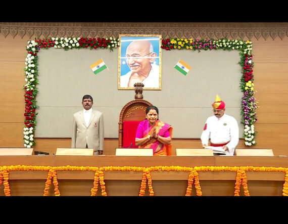 જ્યાં સુધી નવા ચૂંટાયેલા ધારાસભ્યો શપથ ગ્રહણ ના કરે ત્યાં સુધી નિયમ અંતર્ગત તેમના પગાર ભથ્થાં તથા સરકારી લાભો તેમને મળતાં નથી. ચૂંટણી જીતી લીધી હોવા છતાં નવા ચૂંટાયેલા ધારાસભ્યોને મહિનાભરનો પગાર મળવાનો નથી. જેથી આજે શપથ લીધા બાદ ધારાસભ્યોને તમામ લાભો મળશે.