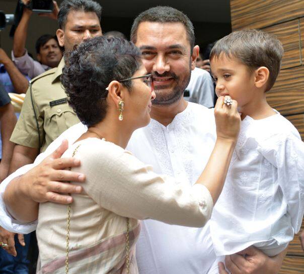 કિરણે જણાવ્યું કે, “તે હંમેશા આમિરનો ફોન ચેક કરે છે અને બધા જ મેસેજ વાંચે છે.”