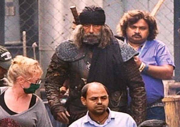 આમિરની આગામી ફિલ્મ ઠગ્સ ઓફ હિંદોસ્તાનમાં કેટરીના કૈફ અને અમિતાભ બચ્ચન લીડ રોલમાં નજરે પડશે. તાજેતરમાં ફિલ્મમાં કેટરીનાનો ફર્સ્ટ લુક સામે આવ્યો હતો. બિગ બી પણ ફિલ્મમાં અલગ અવતારમાં નજરે પડશે. આ ફિલ્મ 7 નવેમ્બરે રિલીઝ થશે.