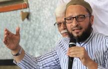 મુંબઇમાં ત્રિપલ તલાક પર બોલી રહેલા AIMIM પ્રમુખ અસદુદ્દીન ઓવૈસી પર ફેંકવામાં આવ્યું જુતું 