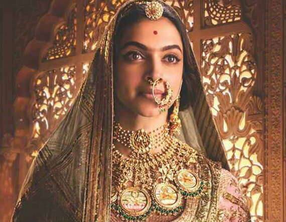 હિંસાની ધમકીઓ છતાં જે લોકોએ થિએટરમાં જઇને ફિલ્મ જોઇ, તે લોકોનું કહેવું કે ફિલ્માં કંઇજ આપત્તિજનક નથી. 