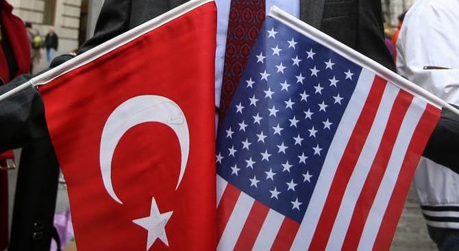 સીરીયાનું આફરિન કુર્દોનું શહેર માનવામાં આવે છે, અહીં તુર્કીના ટેન્ક ઘૂસી ગયા છે. તુર્કી ઇચ્છે છે કે સીરીયાથી જોડાયેલી તેમની સીમા પર કુર્દ સંગઠનો સક્રિય ના થાય, અને આ કારણે જ તેમને ઓપરેશન ઓલિવર બ્રૉન્ચ કર્યુ છે. 