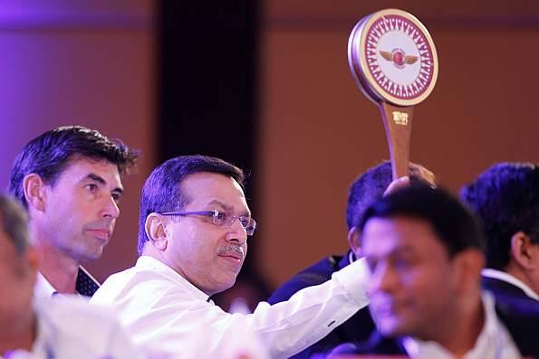 ફ્રેન્ચાઇઝી પર્સ (બાકી): ચેન્નાઈ સુપર કિંગ્સ 47 કરોડ રૂપિયા, દિલ્હી ડેરડેવિલ્સ 47 કરોડ રૂપિયા, મુંબઈ ઇન્ડિયન્સ 47 કરોડ રૂપિયા, રોયલ ચેલેન્જર્સ બેંગલુરુ 49 કરોડ રૂપિયા, કોલકાતા નાઇટરાઇડર્સ 59 કરોડ રૂપિયા, સનરાઇઝર્સ હૈદરાબાદ 59 કરોડ રૂપિયા, રાજસ્થાન રોયલ્સ 67.5 કરોડ રૂપિયા, કિંગ્સ ઇલેવન પંજાબ 67.5 કરોડ રૂપિયા