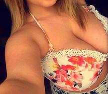 આ 20 વર્ષની યુવતી પોતાના ફિગરથી છે પરેશાન, બ્રેસ્ટ નાના કરાવવા લોકો પાસે માગ્યા પૈસા