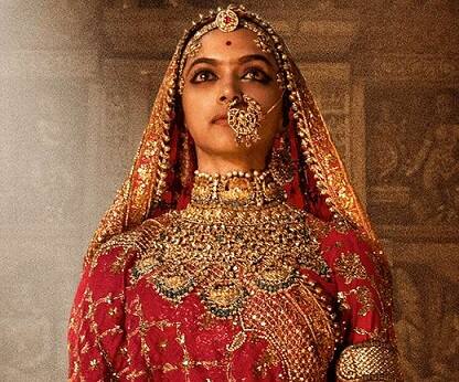 કરણી સેનાના પ્રમુખ લોકેન્દ્ર સિંહ કાલવીએ પ્રેસ કૉન્ફરન્સ દરમિયાન કહ્યું કે, તેમના સભ્યો કે કોઇપણ અન્ય ક્ષત્રિય સંગઠનનો સ્કૂલ બસ પર થયેલા હુમલામાં હાથ નથી. નોંધનીય છે કે બુધવારે ગુડગાંવમાં એક ટોળાએ 20-25 બાળકોને લઇને જઇ રહેલી એક સ્કૂલ બસ પર હુમલો કર્યો હતો. ફિલ્મના વિરોધમાં હિંસક પ્રદર્શનકારીઓએ વાહનોમાં આગ લગાવી દીધી અને જાહેર સંપતિને નુકશાન પહોંચાડ્યું હતું. 