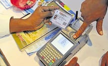 মোবাইলে রাখছেন আধার, প্যান কার্ড ? সুরক্ষিত না করছেন মারাত্মক ভুল ?