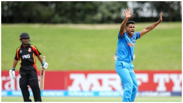 શિવમ માવીઃ ટીમ ઈન્ડિયાના ફાસ્ટ બોલર શિવમ માવીએ તેની સ્પીડથી વિરોધીઓને ડરાવ્યા છે. 140 કિમી પ્રતિ કલાકની સ્પીડથી બોલિંગ કરતા શિવમે અત્યાર સુધીની 4 મેચમાં 8 વિકેટ લીધી છે. શિવમ ટીમ ઈન્ડિયાને શરૂઆતમાં જ સફળતા અપાવે છે. પાકિસ્તાન સામે સેમીફાઇનલ મેચમાં શિવમ પાસે આવા જ પ્રદર્શનની અપેક્ષા રાખવામાં આવે છે.