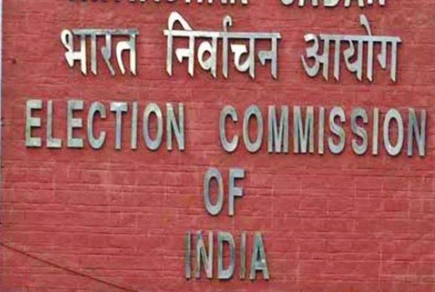 ચૂંટણી પંચના નિયમ અનુસાર ચૂંટણીના પરિણામ જાહેર થયાના 30 દિવસમાં દરેક ધારાસભ્યએ પોતાના ચૂંટણી ખર્ચની વિગત દર્શાવવી પડે છે. ગુજરાતના ધારાસભ્યો માટે આ ડેડલાઇન 17 જાન્યુઆરીની હતી. ચૂંટણી પંચ દ્વારા કુલ રૂ. 28 લાખની ચૂંટણીખર્ચની મર્યાદા નક્કી કરવામાં આવી હતી. નિયમ અનુસાર કોઇપણ ધારાસભ્યને નિર્ધારીત મર્યાદા કરતા વધુ ચૂંટણી ખર્ચની મંજૂરી નથી. પરંતુ કોઇ ધારાસભ્ય મર્યાદા કરતા વધુ ચૂંટણી ખર્ચ કરે તો તેને લોકપ્રતિનિધિત્વ ધારાના ૧૨૩(૬) હેઠળ ભ્રષ્ટ નીતિ ગણવામાં આવે છે.