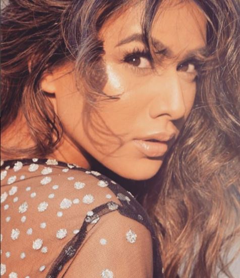 બ્લેક ટ્રાન્સપરન્ટ ડ્રેસમાં જોવા મળી TVની આ વહુ, મળ્યું હતું એશિયાની સેક્સી મહિલાઓમાં સ્થાન