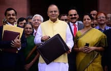 બજેટ 2018 રજૂ કરી જેટલીએ રચ્યો રેકોર્ડ, સામેલ થયા આ લિસ્ટમાં