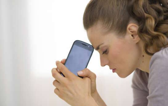 આ કડીમાં મોબાઇલ ફોન પણ સામેલ થયા છે, એટલે મોબાઇલ લવર્સ માટે બજેટ ખરાબ સમાચાર લઇને આવ્યું છે. 