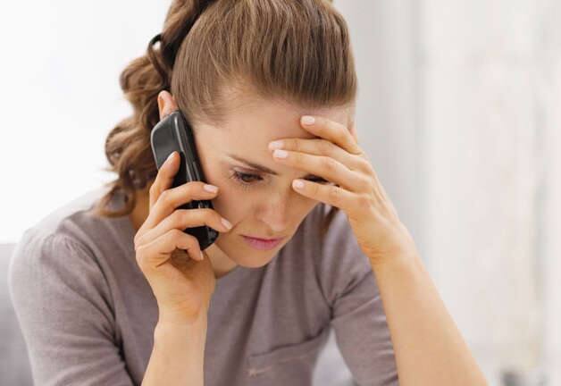 આ કડીમાં એપલ અને સેમસંગ કંપનીના ફોન મોંઘા થશે. એપલના સ્માર્ટફોન કસ્ટમ ડ્યૂટીના કારણે મોંઘા જઇ જશે, સાથે સાથે સેમસંગની પ્રૉડક્ટ્સ પણ મોંઘી થશે. સ્માર્ટફોન પણ નહીં પણ પાર્ટ્સ પર પણ કસ્ટમ ડ્યૂટી વધવાથી દરેક ગેજેટ્સ મોંઘા થઇ જશે. આ દરેક ફોન વિદેશોમાંથી આયાત કરવામાં આવે છે જેથી કસ્ટમ ડ્યૂટી કિંમતો વધી શકે છે. 