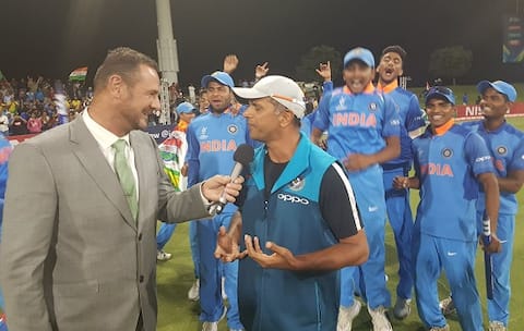 U-19 WC ફાઈનલ: રાહુલ દ્રવિડે ટીમ ઈન્ડિયાને જીતાડવા બનાવ્યા હતા આવા નિયમો, કેવા હતા નિયમો, જાણો વિગત U-19 WC ફાઈનલ: રાહુલ દ્રવિડે ટીમ ઈન્ડિયાને જીતાડવા બનાવ્યા હતા આવા નિયમો, કેવા હતા નિયમો, જાણો વિગત