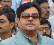 શત્રુઘ્ન સિંહા પર બીજેપી મંત્રીનો પલટવાર, કહ્યું- કેમ \'ખામોશ\' બોલવા મજબૂર કરો છો, ત્રણ તલાક આપીને જાતે જ છોડી દો BJP