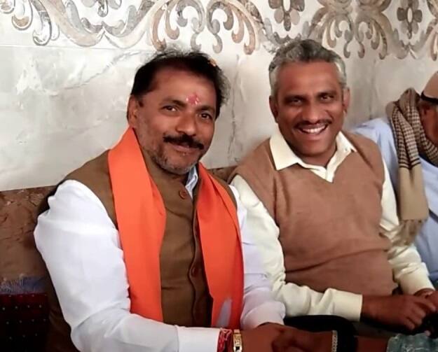 ભાજપના જૂના નેતા તરીકે ભગુભાઈએ પણ પાલિકા કોંગ્રેસના હાથમાં જતી રોકવા કોળી સમાજને તક આપવાનું સ્વીકારી લીધું. ભગુભાઈએ ખારવા સમાજના પટેલ તરીકે ભાજપને સમર્થનનો આદેશ જાહેર કરતાં અંબરિશ ડેરના ત્રણ દિવસના પ્રયત્નો છતાં ખારવા સમાજમાંથી કોંગ્રેસને એકેય ઉમેદવાર મળ્યો ન હતો.