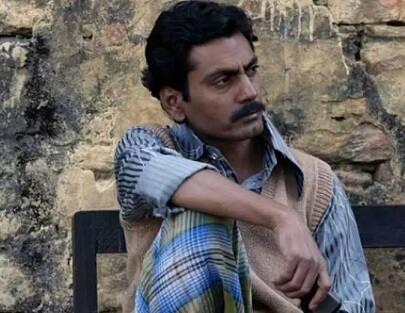 બાળા સાહેબના રૉલ માટે નવાઝુદ્દીન સિદ્દીકીને પસંદ કરવો એ આ ટીઝર જોઇને એકદમ રાઇટ ચૉઇસ હોય એવુ લાગી રહ્યું છે. તે જે અંદાજમાં દેખાઇ રહ્યાં છે તેમાં તેને ઓળખવો એકદમ મુશ્કેલ છે. ફિલ્મ 23 જાન્યુઆરી 2019ના રોજ બાળા સાહેબના જન્મદિવસે રિલીઝ થશે.