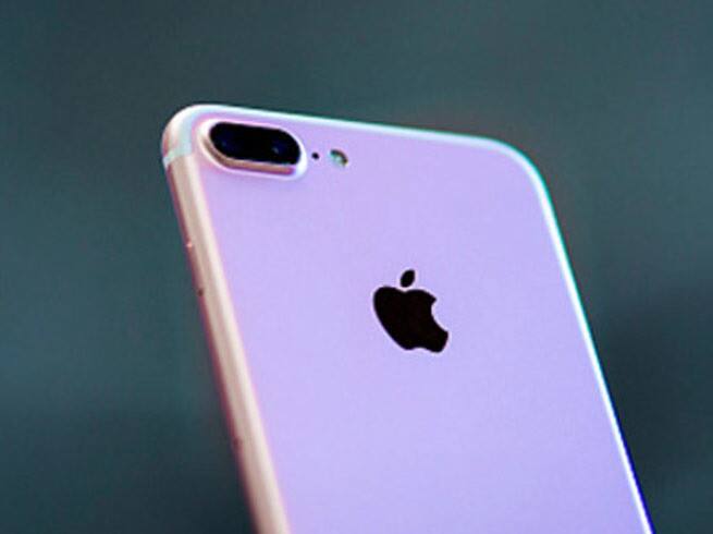 iPhone 7 Plusના 32GB વાળા વેરિએન્ટની કિંમત 61,060થી વધીને 62,840 રૂપિયા જ્યારે 128GB વાળા વેરિએન્ટની કિંમત વધીને 72,060 રૂપિયા થઇ ગઇ છે. 