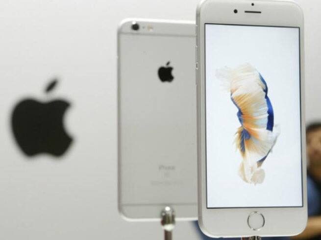 એપલના iPhone 6sના 32GB વાળા મૉડલની કિંમત વધીને 42,900 રૂપિયા જ્યારે 128GB વાળા મૉડલની કિંમત વધીને 52,100 રૂપિયા થઇ ગઇ છે. 