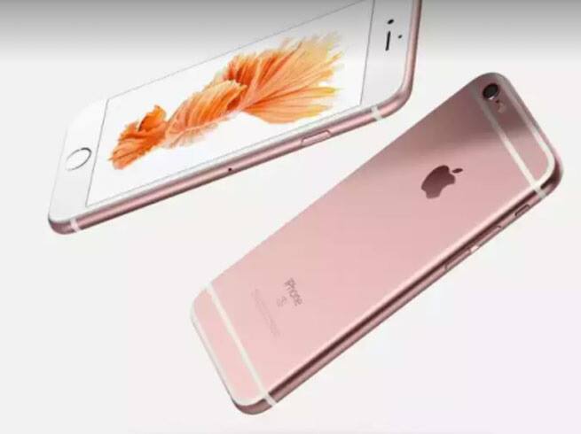 એપલ iPhone 6s Plusના 32GB વાળા વેરિએન્ટની કિંમત 50,740 રૂપિયાથી વધીને 52,240 રૂપિયા થઇ ગઇ છે. જ્યારે આના 128GB વાળા વેરિએન્ટની કિંમત 59,860 રૂપિયાથી વધીને 61,450 રૂપિયા થઇ ગઇ છે. 
