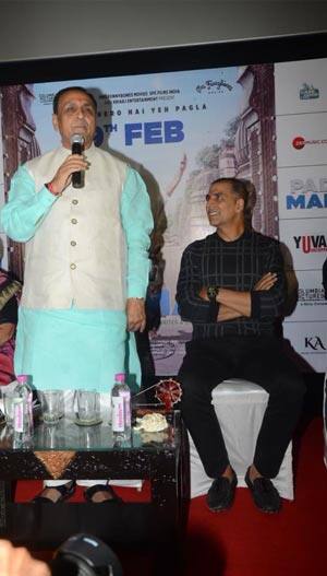 વિજય રૂપાણીએ જણાવ્યું કે, મહિલા સશક્તિકરણ મામલે ગુજરાત આગળ રહ્યું છે. મહિલાના સ્વાસ્થ્યની ચિંતા કરતી જ ફિલ્મ લઇને અક્ષય કુમાર આવ્યા છે. ગુજરાતમાં તેમનું સ્વાગત છે. વિજય રૂપાણીએ પેડમેન ફિલ્મ માટે અક્ષય કુમારને અભિનંદન પાઠવ્યા હતા.