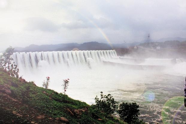 Due to heavy rains in MP, the surface of Narmada dam increased to 115.86 meters MPમાં ભારે વરસાદને પગલે નર્મદા ડેમની સપાટીમાં થયો વધારો, 115.86 મીટર પર પહોંચી ડેમની સપાટી