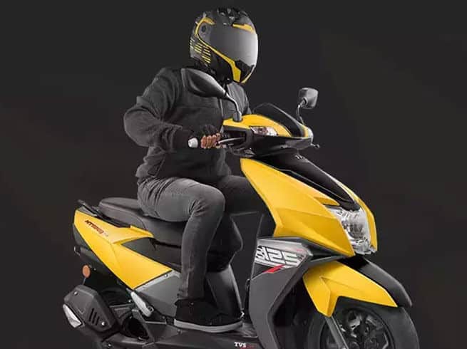 ડે ટાઇમ રનિંગ લાઇટ્સથી લેસ આ સ્કૂટરને ચાર કલર, મેટ યલો, મેટ ગ્રીન, મેટ રેડ અને મેટ વાઇટમાં લૉન્ચ કરવામાં આવ્યું છે. આની કિંમત 58,750 રૂપિયા (દિલ્હી એક્સ શૉરૂમ) છે. કંપનીએ આગામી 12 મહિનામાં આ સ્કૂટરના 2,00,000 યૂનિટ્સનું વેચાણ કરવાની યોજના બનાવી છે. 