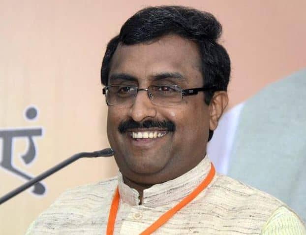 હેકર્સ દ્વારા આ પહેલા ભાજપના નેતા રામ માધવનું ટ્વિટર એકાઉન્ટ પણ હેક કરી લેવામાં આવ્યું છે. ટર્કિશ સાઇબર આર્મીએ રામ માધવનું ટ્વિટર એકાઉન્ટ હેક કરવાનો દાવો કર્યો છે.