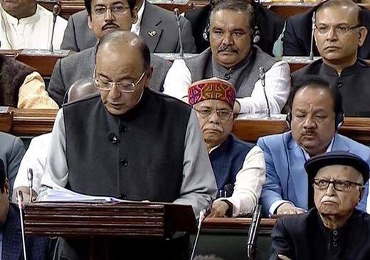 બજેટથી રોકાણકારો થયા નિરાશઃ બજેટના દિવસે નાણામંત્રી અરૂણ જેટલીએ લોન્ગ ટર્મ કેપિટલ ગેઇન ટેક્સ લગાવવાની જાહેરાત કરી. આ કારણે રોકાણકારોનું સેન્ટિમેન્ટ નબળું પડ્યું. બજેટના દિવસથી શેરબજારમાં સતત ઘટાડો ચાલુ છે.