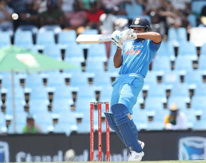 ગત બે વનડેમાં પ્રતિષ્ઠા મુજબનો દેખાવ કરી ન શકનાર રોહિત શર્માની સ્થિતિ ઘાયલ સિંહ જેવી છે અને આગામી મેચમાં જોરદાર ફટકાબાજી માટે તૈયાર છે. પિચ પર સેટ થઈ ગયા બાદ તે શું કરી શકે છે તેની ક્રિકેટ વર્લ્ડ અને સાઉથ આફ્રિકાના બોલરો પણ પરિચિત છે.