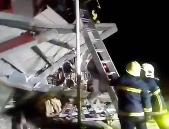 ભૂકંપ બાદ ઇમારતમાં ફસાયેલા લોકોને રેસ્ક્યૂ કરવાની કામગીરી પુરજોશમાં ચાલી રહી છે. 