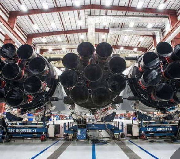 કોઇ ખાનગી કંપનીએ સરકારી મદદ વગર આટલું મોટું રોકેટ બનાવ્યું હોય તેવું પ્રથમ વખત બન્યું છે. જો પ્રયોગ સફળ રહેશે તો આગામી સમયમાં સ્પેસએક્સ એરફોર્સના સેટેલાઇટને અંતરિક્ષ સુધી પહોંચાડવામાં મદદ કરી શકે છે.