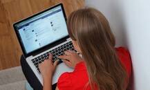 સુરતઃ કોલેજ ફ્રેન્ડે યુવતીને વોટ્સએપ પર મોકલી બીભત્સ તસવીરો મોકલી શું કરી માંગણી? પછી શું થયું?