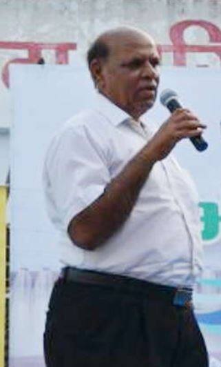 નર્મદા નદી સુકીભઠ બની જવાને કારણે હિલ્સા માછલીનો 60 કરોડ રૂપિયાનો કારોબાર ઠપ થતાં 25 હજારથી વધારે માછીમારોની રોજગારી સામે સવાલો ઉભા થયાં છે. ફેબ્રુઆરી માસમાં શરૂ થતી હિલ્સા માછલીની સીઝન નિષ્ફળ જવાની ભિતિ સેવાઇ રહી છે. ભાડભુતના માછીમાર આગેવાન પ્રવિણ ટંડેલે જણાવ્યું છે કે, ભરૂચ જિલ્લામાં 25 હજાર કરતાં વધારે માછીમાર પરિવારો વસવાટ કરે છે. તેઓ દરિયામાંથી નદીના મીઠા પાણીમાં પ્રજનન માટે આવતી હિલ્સા માછલીનો શિકાર કરી રોજગારી મેળવે છે. ડેમમાંથી પાણી છોડવામાં આવતું નહિ હોવાને કારણે નદીના મીઠા પાણી ખારા બની ગયાં છે જેના કારણે દરિયામાંથી નદીમાં આવતી હિલ્સા માછલીની સંખ્યા ઘટી છે. 