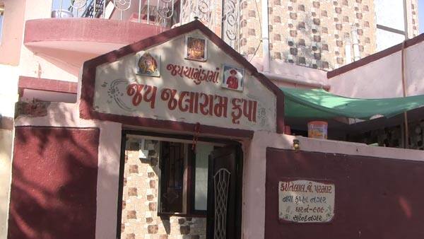 આ બનાવમાં ડોગ સ્કવોર્ડ દ્વારા તપાસ કરાતા ડોગ પણ સાવકી માતાનો જ છેડો જાલી પુરવાર કરી અને સાવકી માતાએ જ પુત્રને મોતને ઘાટ ઉતાર્યો હોવાની ઘટનાનો પર્દાફાશ થવા પામ્યો છે. જોકે, માતા દ્વારા હજુ સુધી ગુનો કબૂલવામાં નહીં આવ્યો હોવાનું પોલીસ જણાવી રહી છે. 