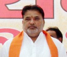 કેબિનેટ વિસ્તરણની શક્યતા, દોઢ મહિના બાદ પરષોત્તમ સોલંકીએ લીધા ધારાસભ્ય તરીકેના શપથ